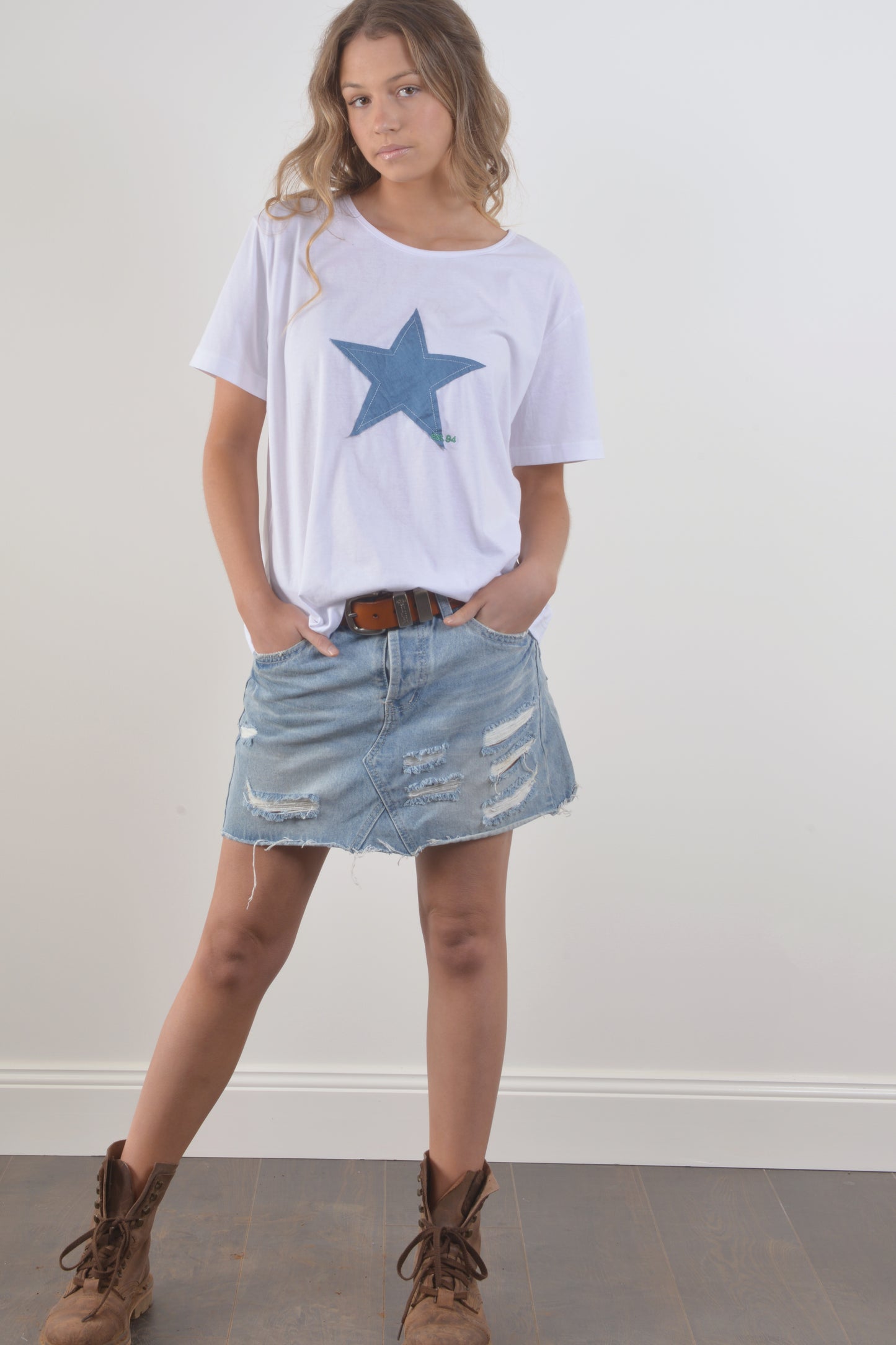 STAR SILHOUETTE TEE 25