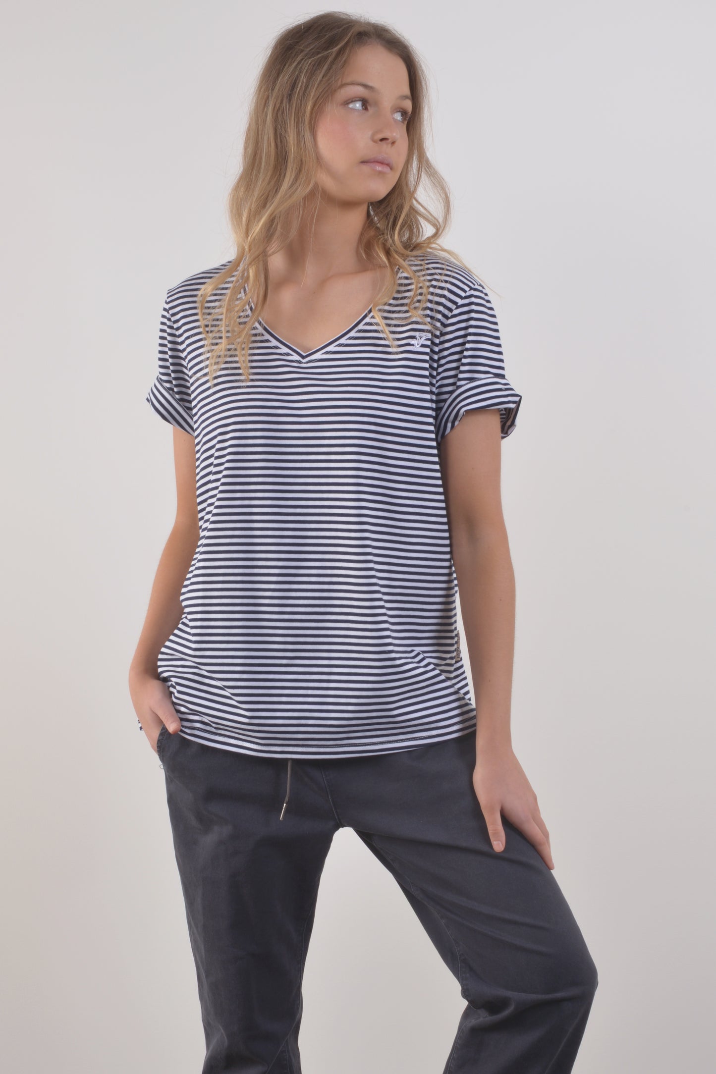 V-NECK CUFF TEE- Navy