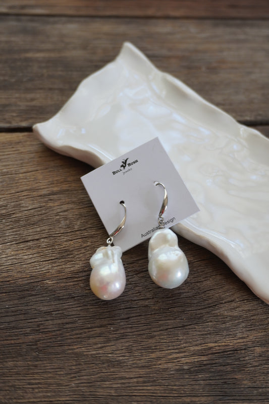 BAROQUE PEARL EARRING